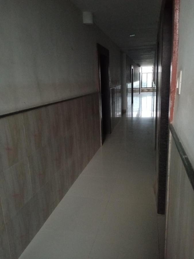 Malhar Palace Hotel Shirdi Buitenkant foto