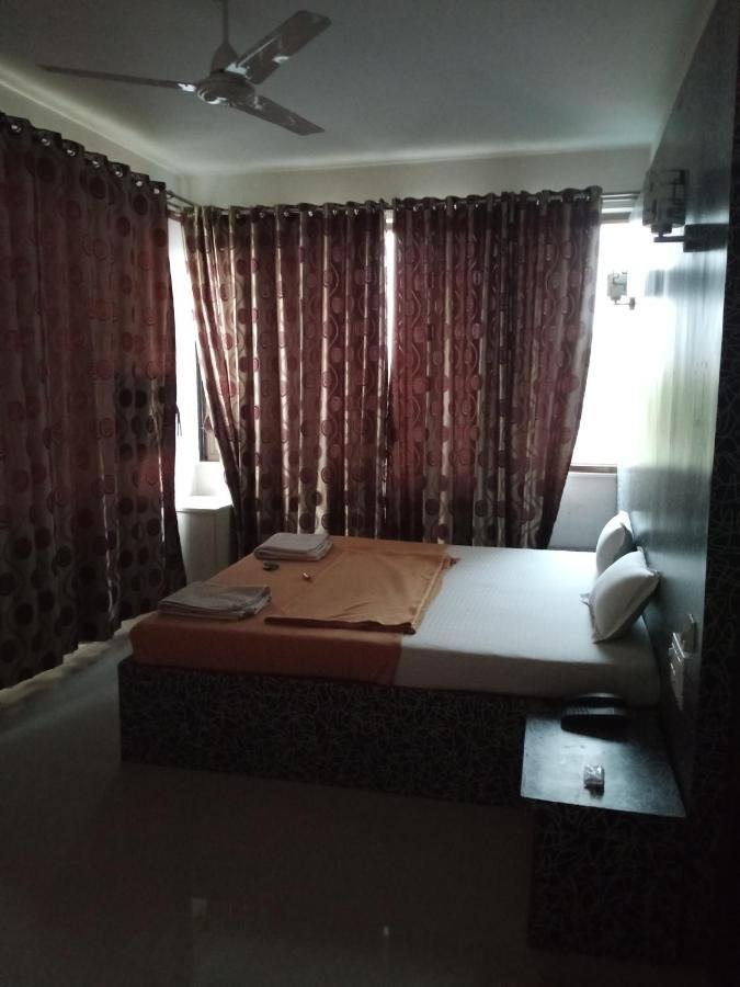 Malhar Palace Hotel Shirdi Buitenkant foto